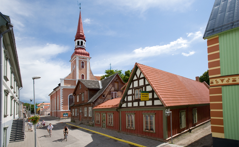 old-town-812x501.jpg